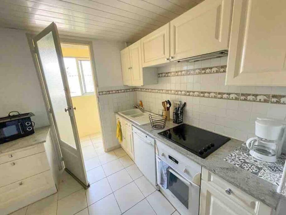 Appartement Spacieux Avec Parking Gratuit Sete Exterior photo