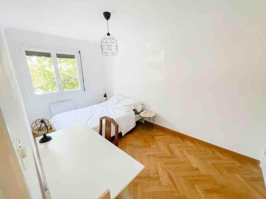 Appartement Spacieux Avec Parking Gratuit Sete Exterior photo